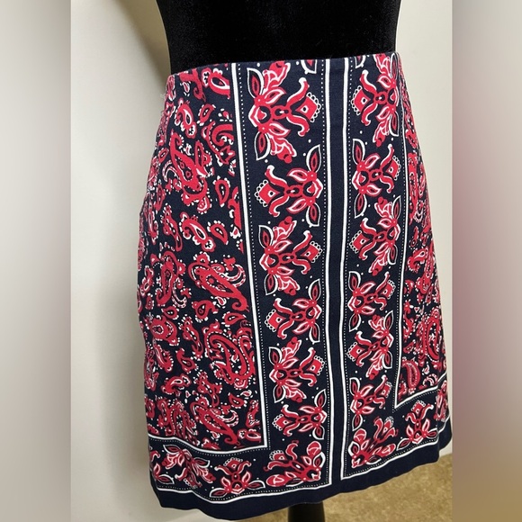 Talbots paisley handkerchief red white and blue mini  pencil skirt size 6 EUC - Picture 3 of 6